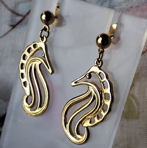 Gold Tone Seahorse Beachcore Jewelry Pierced Earrings Cruise Summer Vibes NEW
